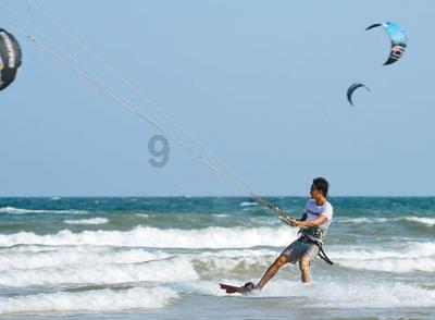 泓湖投资：海外美股新高降息预期修正，国内A股受迫性下跌