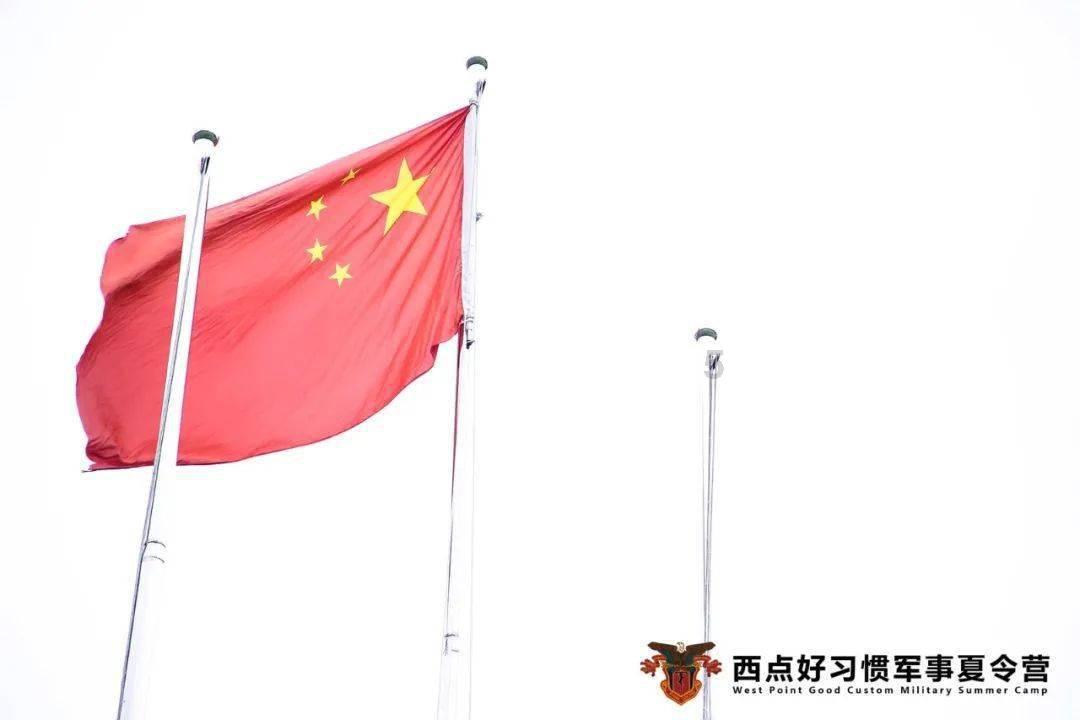 苏菲亚和安伯的休闲装