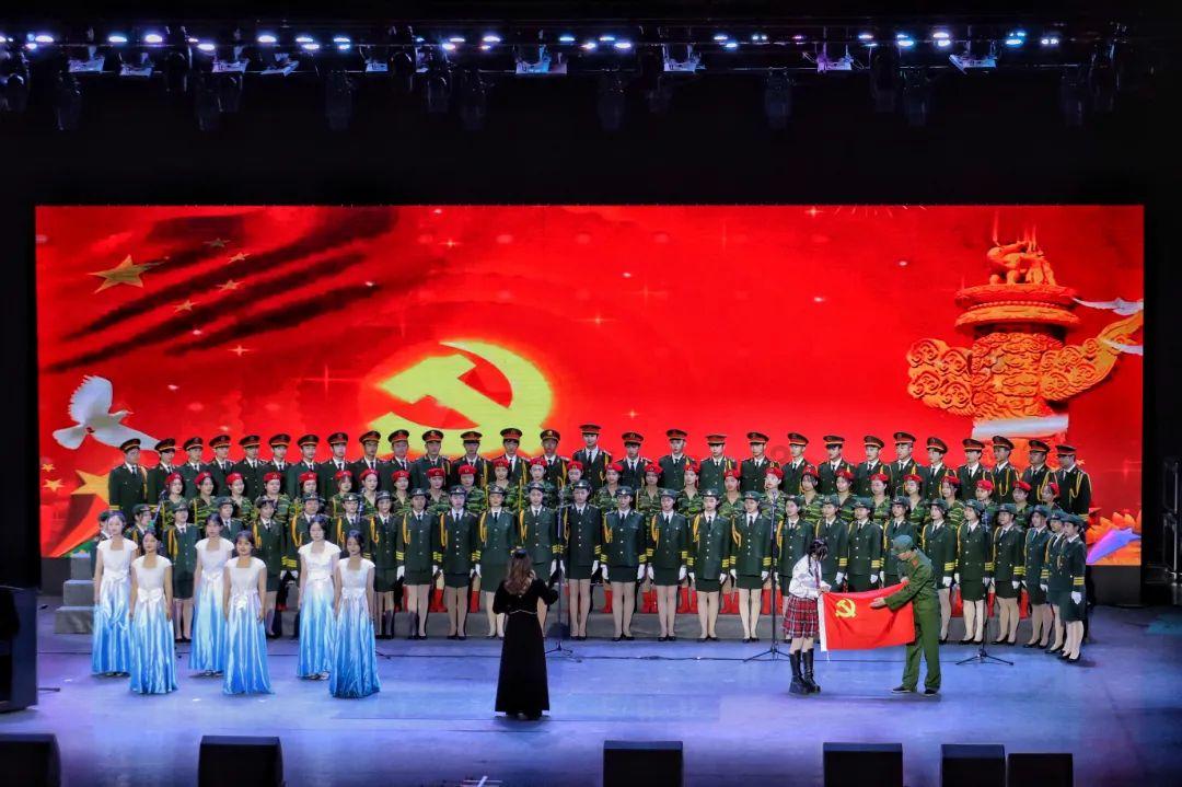 抖音联合周星驰,推出短剧厂牌“九五二七剧场”
