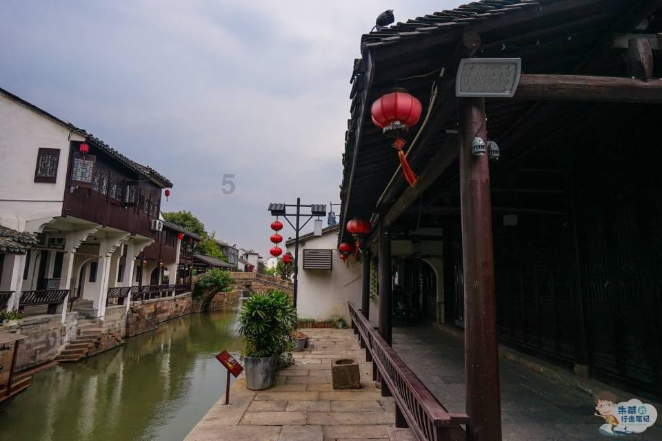 逃离荒凉之地