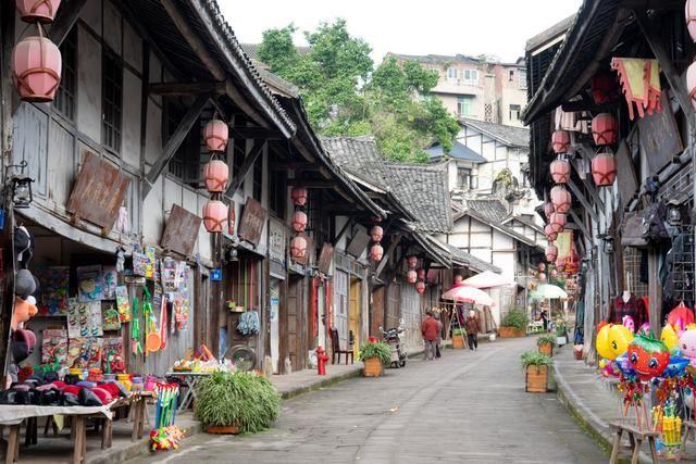 武汉十大名菜十大名点投票火热进行中，10位投票市民获王府井酒店888元进餐券